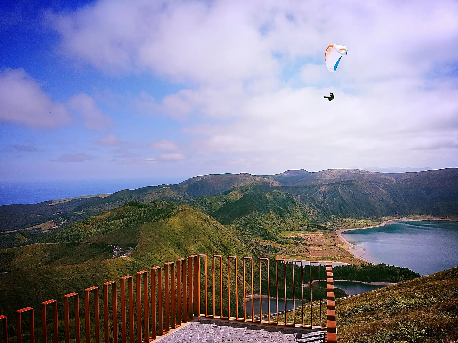 São Miguel West: Sete Cidades and Fogo Tour with Lunch