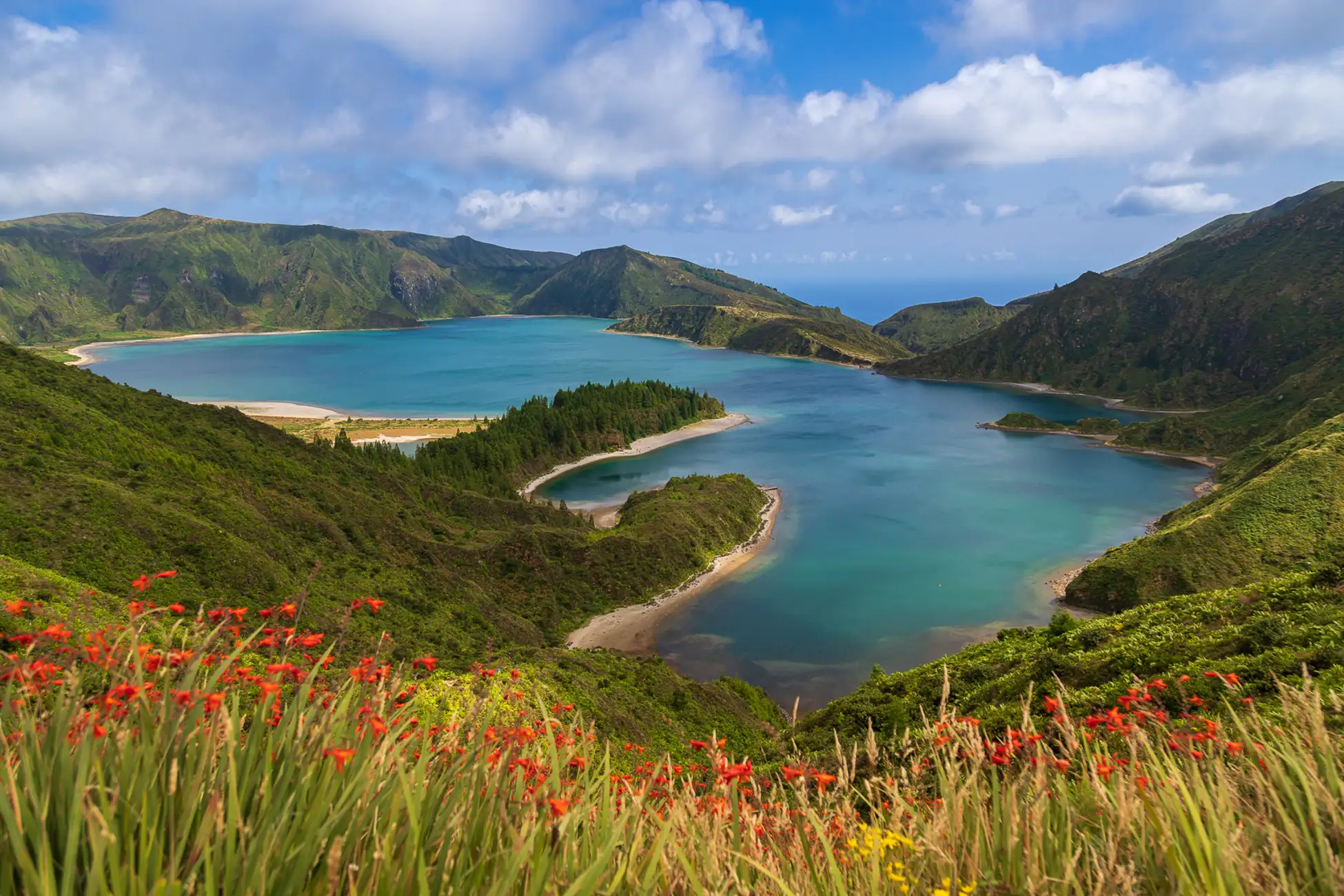 Ponta Delgada: Sete Cidades & Lagoa do Fogo Tour with Lunch